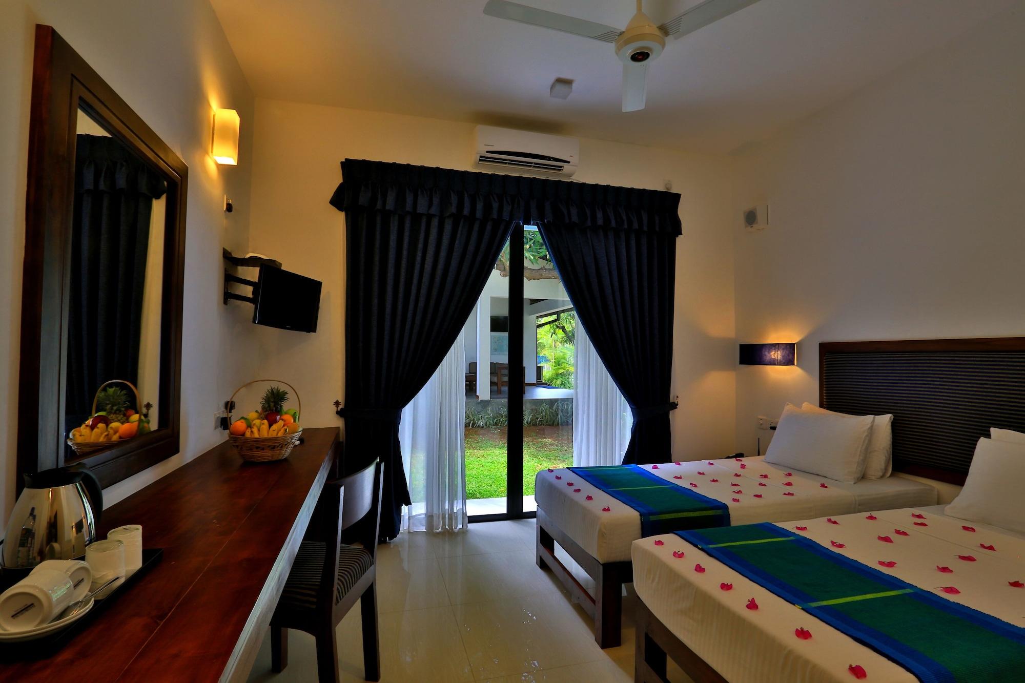 The Blue Wave Hotel Arugam Bay Exterior foto