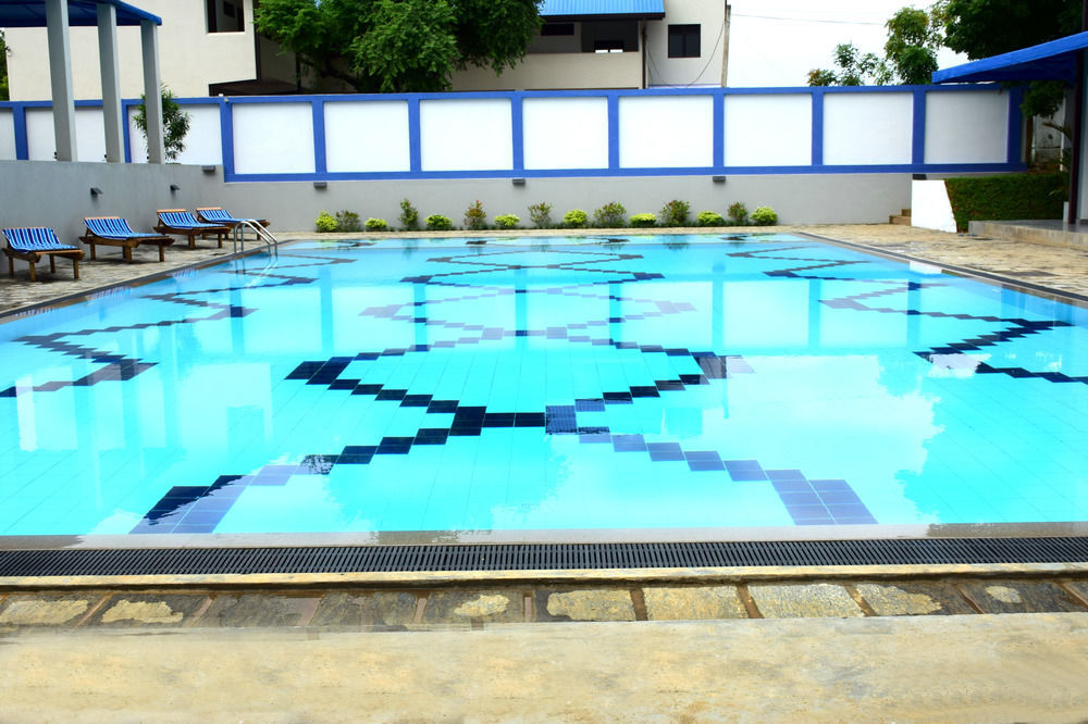 The Blue Wave Hotel Arugam Bay Exterior foto