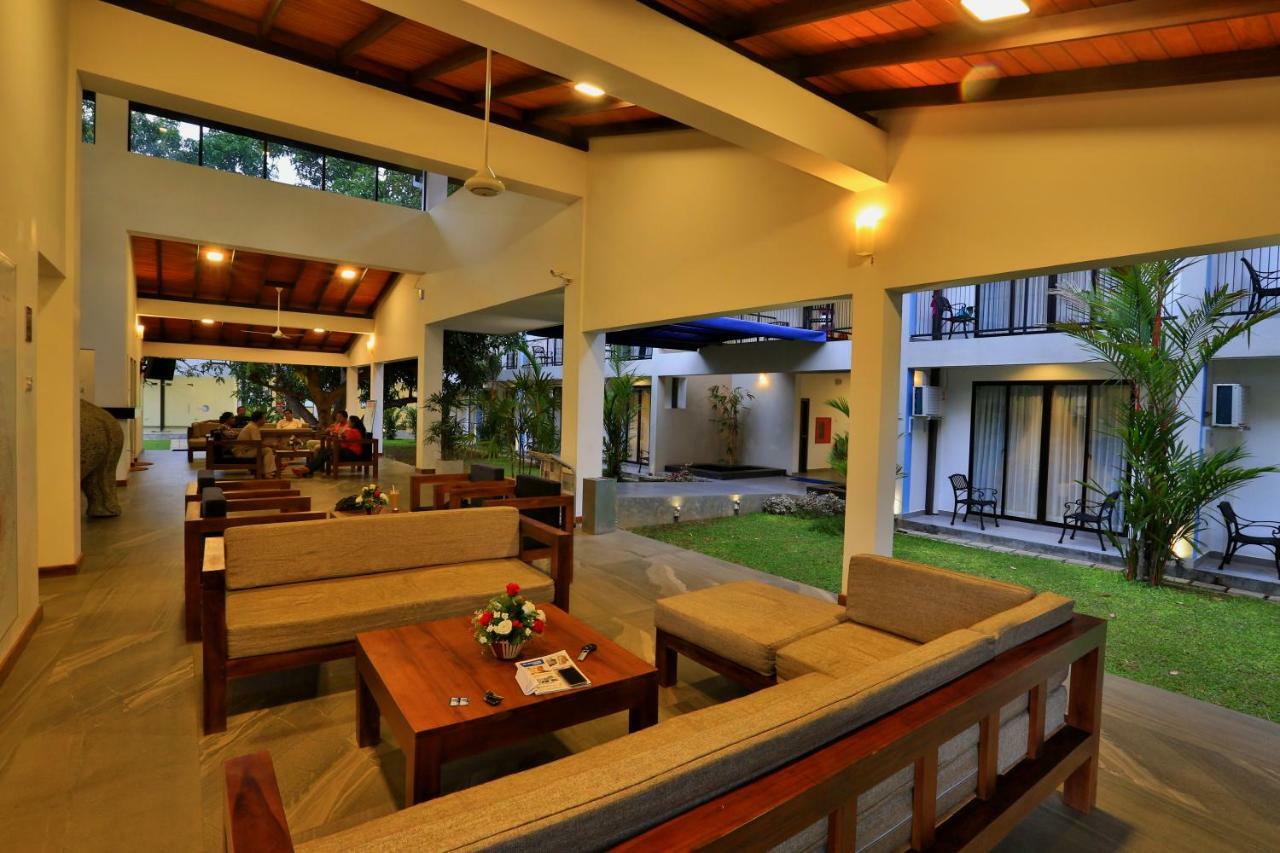The Blue Wave Hotel Arugam Bay Exterior foto